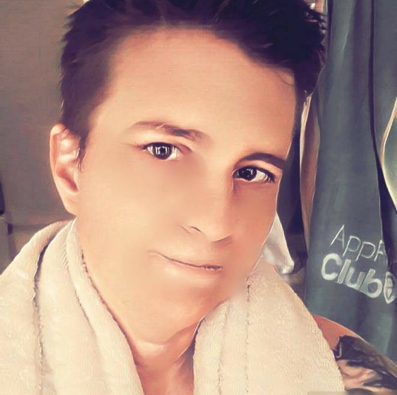 Meet your Posher, Stacy - Picture 3 of 6